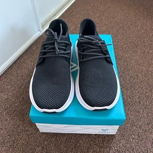 Vessi Women’s Everyday sneakers - 9 NWOT